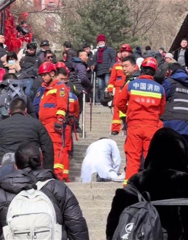 欧洲杯体育又名男人趴在地上一动不动-开云「中国」kaiyun体育网址-登录入口